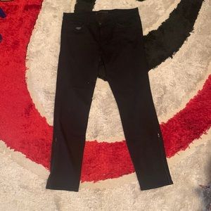 J Brand Jean Legging with Zippers at ankle. Size 31, Black.